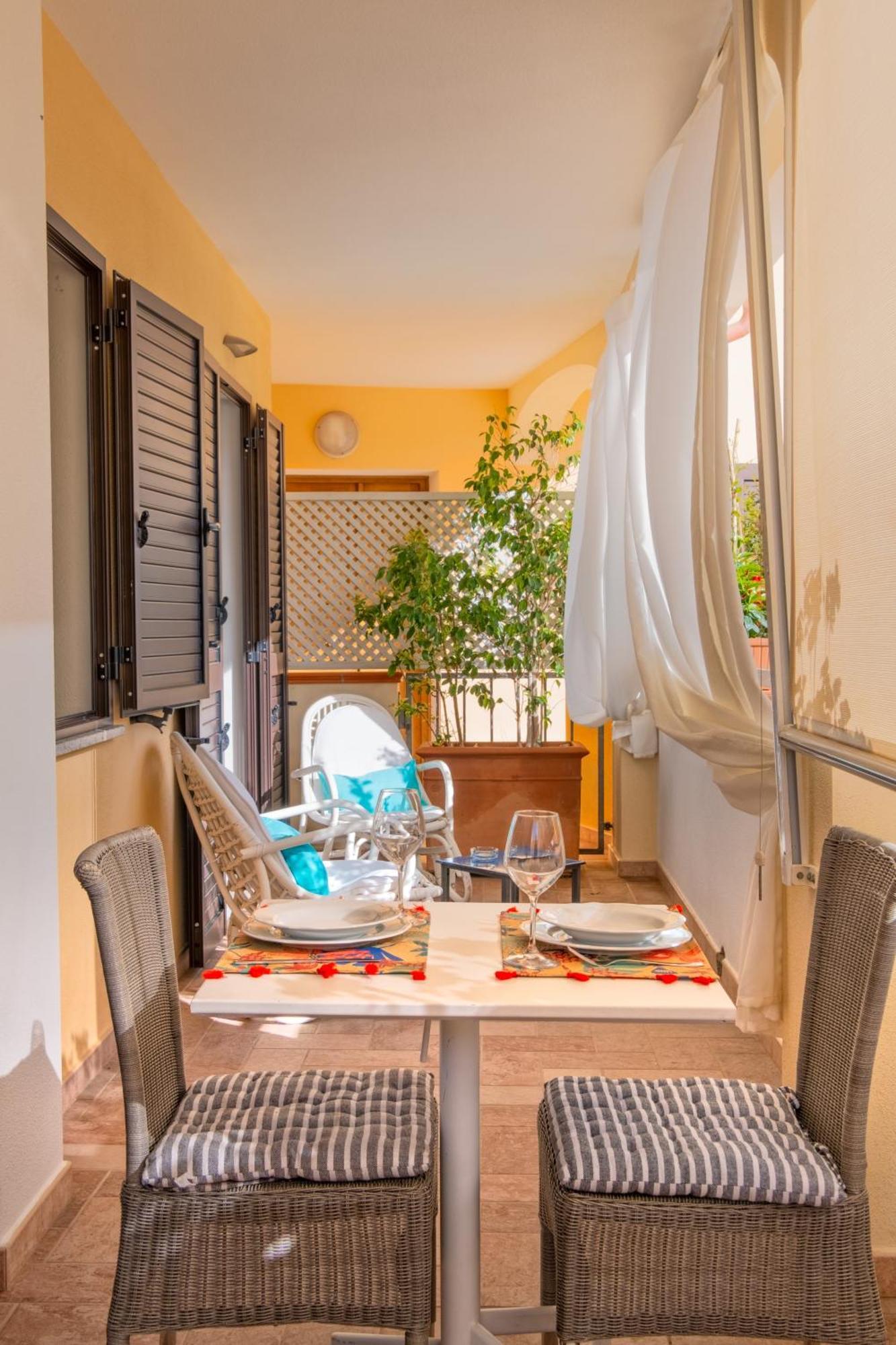 Orosei Home Holidays - I Fiori Buitenkant foto